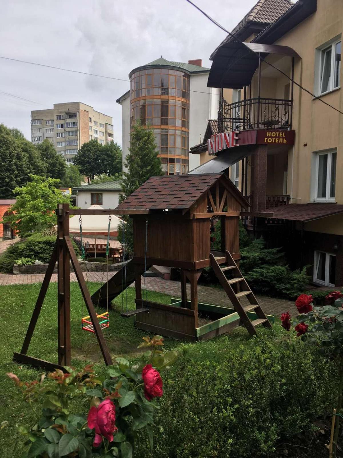 Red Stone Hotel Truskavets Luaran gambar