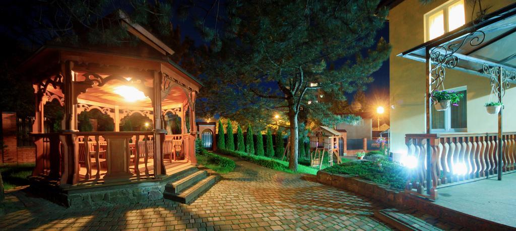 Red Stone Hotel Truskavets Luaran gambar