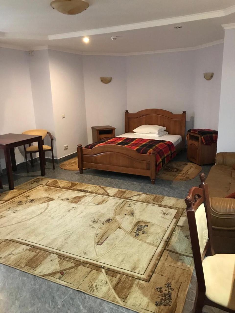 Red Stone Hotel Truskavets Luaran gambar